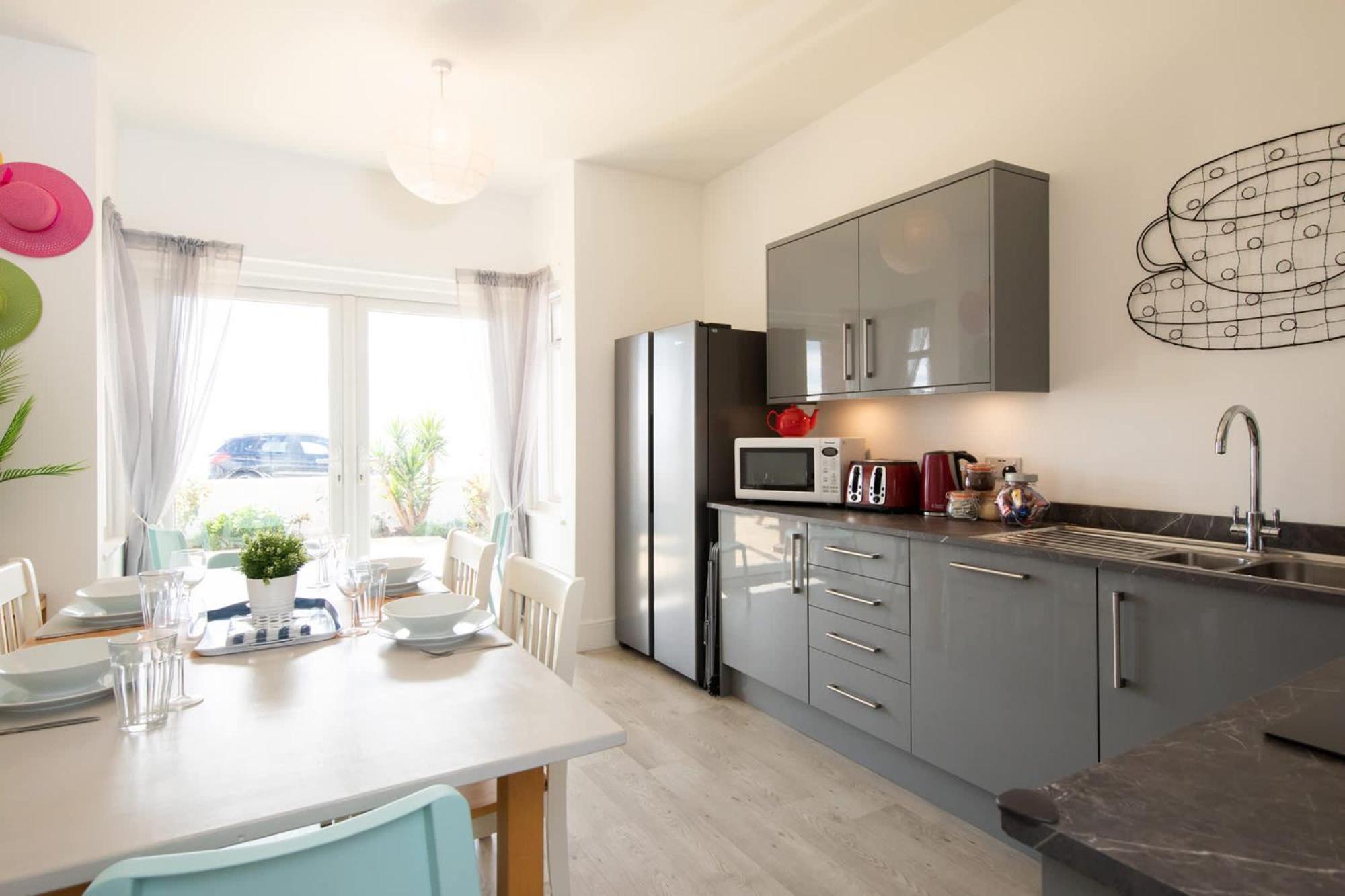 Absolute Beachfront With Decked Garden Oasis And Views Bognor Regis Ngoại thất bức ảnh